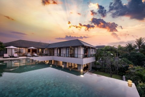 4 bedrooms Villa in South Kuta, Badung, Indonesia No. 1001 2