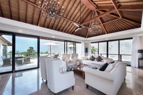 4 bedrooms Villa in South Kuta, Badung, Indonesia No. 1001 5