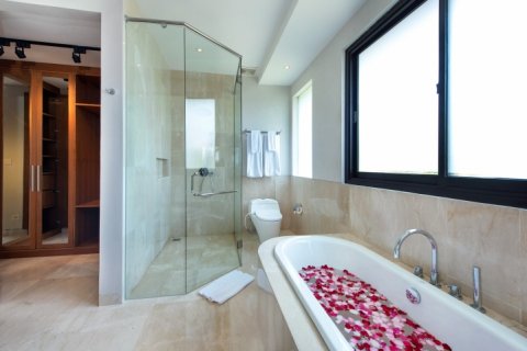 4 bedrooms Villa in South Kuta, Badung, Indonesia No. 1001 18