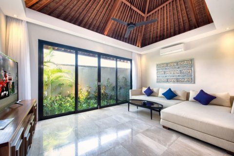 4 bedrooms Villa in South Kuta, Badung, Indonesia No. 1001 10