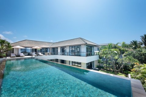 4 bedrooms Villa in South Kuta, Badung, Indonesia No. 1001