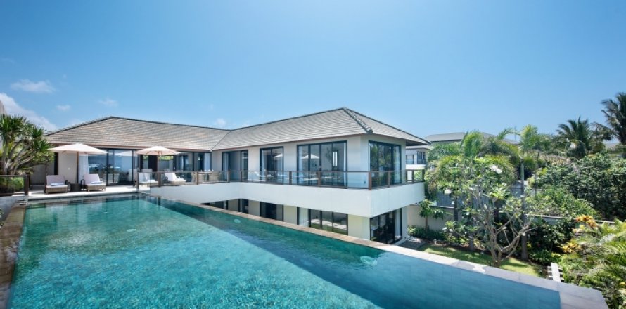 4 bedrooms Villa in South Kuta, Badung, Indonesia No. 1001