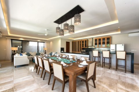 4 bedrooms Villa in South Kuta, Badung, Indonesia No. 1001 9
