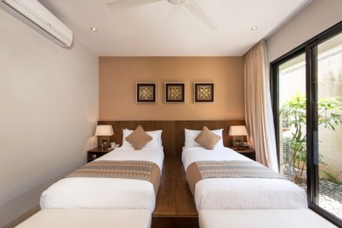 4 bedrooms Villa in South Kuta, Badung, Indonesia No. 1001 21