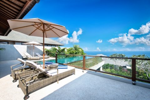 3 bedrooms Villa in South Kuta, Badung, Indonesia No. 1002