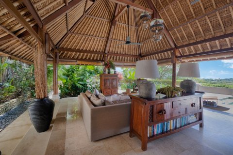 4 bedrooms Villa in South Kuta, Badung, Indonesia No. 999 24