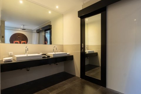 2 bedrooms Villa in Seminyak, Badung, Indonesia No. 8507 14