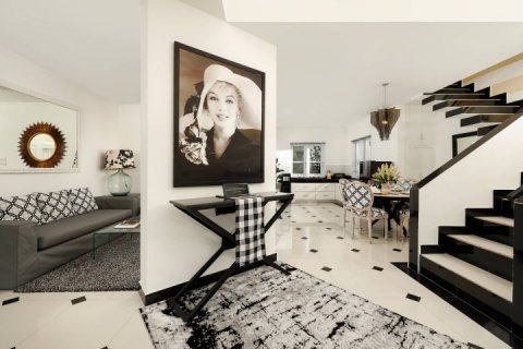 2 bedrooms Villa in Seminyak, Badung, Indonesia No. 8505 3