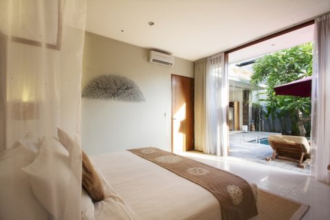 2 bedrooms Villa in Seminyak, Badung, Indonesia No. 1703 10