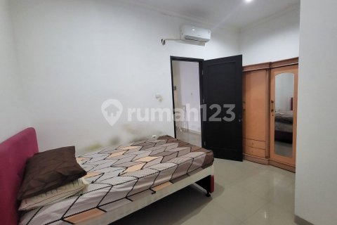 4 bedrooms House in Grogol Petamburan, Jakarta, Indonesia No. 13652 17