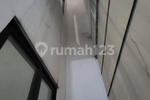 4 bedrooms House in Grogol Petamburan, Jakarta, Indonesia No. 13652 9