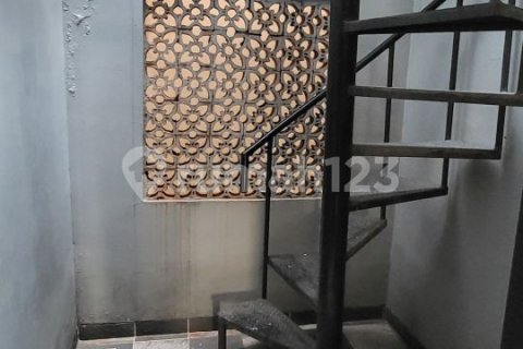 4 bedrooms House in Grogol Petamburan, Jakarta, Indonesia No. 13652 24