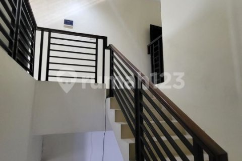 4 bedrooms House in Grogol Petamburan, Jakarta, Indonesia No. 13652 21
