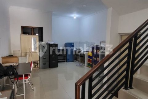 4 bedrooms House in Grogol Petamburan, Jakarta, Indonesia No. 13652 5