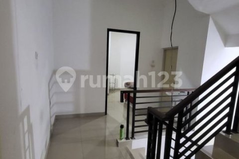 4 bedrooms House in Grogol Petamburan, Jakarta, Indonesia No. 13652 15