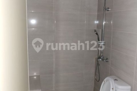 4 bedrooms House in Grogol Petamburan, Jakarta, Indonesia No. 13652 12