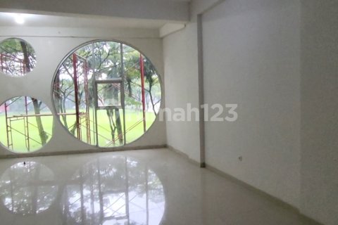 294m2 Shop in Tangerang, Indonesia No. 13654 18
