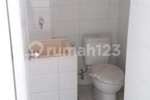 294m2 Shop in Tangerang, Indonesia No. 13654