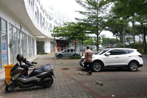 294m2 Shop in Tangerang, Indonesia No. 13654 14