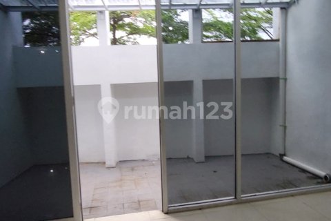 294m2 Shop in Tangerang, Indonesia No. 13654 22