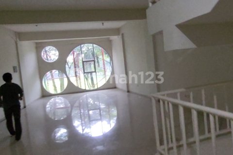 294m2 Shop in Tangerang, Indonesia No. 13654 24