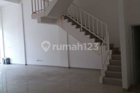 294m2 Shop in Tangerang, Indonesia No. 13654 3