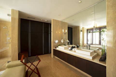 2 bedrooms Villa in South Kuta, Badung, Indonesia No. 686 10