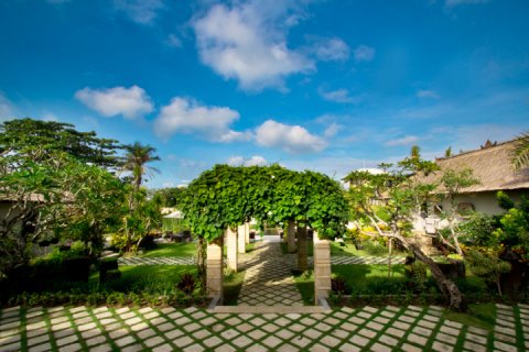 5 bedrooms Villa in Canggu, Badung, Indonesia No. 684 2
