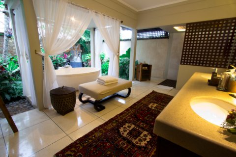 5 bedrooms Villa in Canggu, Badung, Indonesia No. 684 18