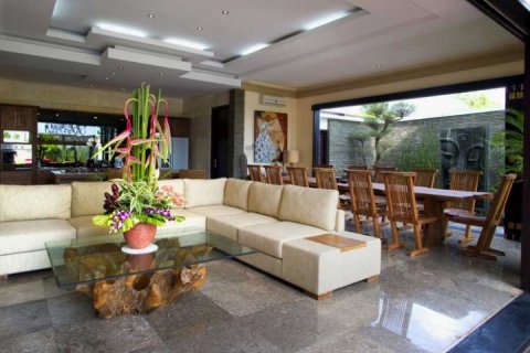 5 bedrooms Villa in Seminyak, Badung, Indonesia No. 704 17