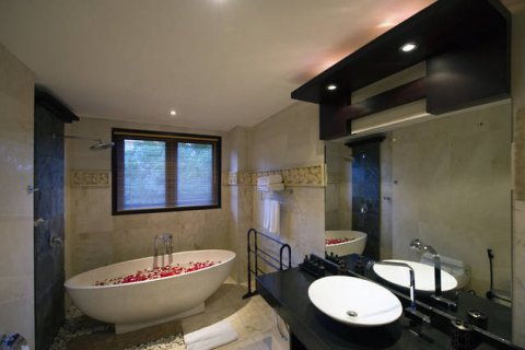 5 bedrooms Villa in Seminyak, Badung, Indonesia No. 704 5