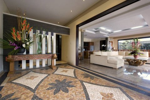 5 bedrooms Villa in Seminyak, Badung, Indonesia No. 704 27
