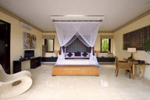 5 bedrooms Villa in Seminyak, Badung, Indonesia No. 704 9