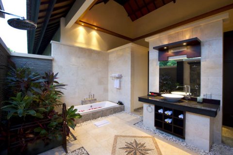5 bedrooms Villa in Seminyak, Badung, Indonesia No. 704 26