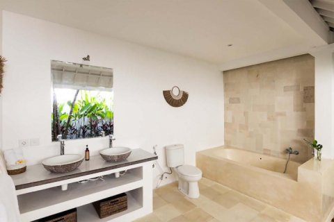 3 bedrooms Villa in Seminyak, Badung, Indonesia No. 7593 18