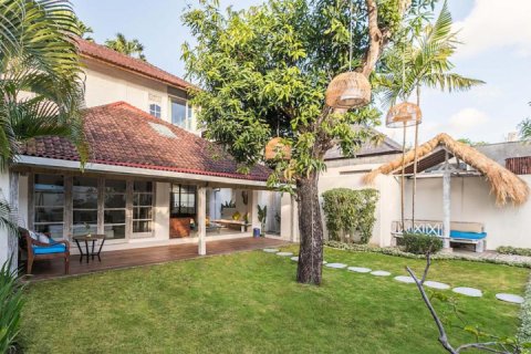 3 bedrooms Villa in Seminyak, Badung, Indonesia No. 7593 14