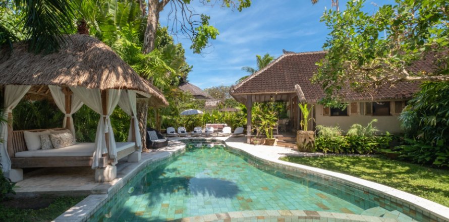 Вилла с 5 спальнями в Seminyak, Бадунг, Индонезия № 1021