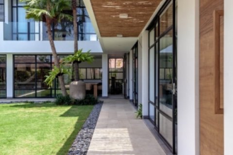4 bedrooms Villa in Canggu, Badung, Indonesia No. 1019 5