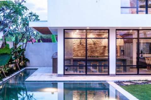 4 bedrooms Villa in Canggu, Badung, Indonesia No. 1019 12