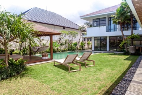 4 bedrooms Villa in Canggu, Badung, Indonesia No. 1019 11