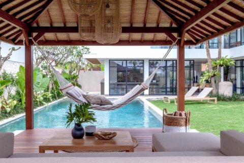 4 bedrooms Villa in Canggu, Badung, Indonesia No. 1019 2