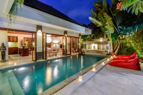 3 bedrooms Villa in Seminyak, Badung, Indonesia No. 1245 4