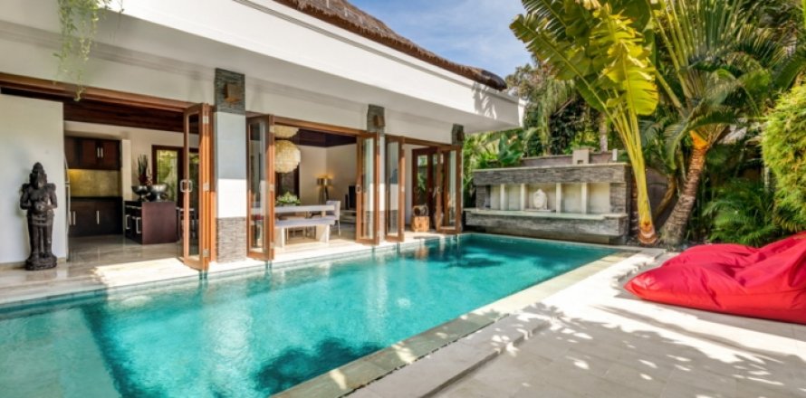 3 bedrooms Villa in Seminyak, Badung, Indonesia No. 1245