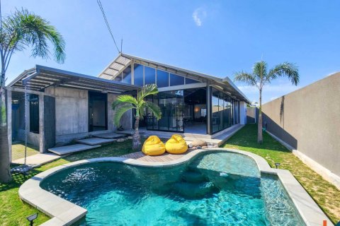 3 bedrooms Villa in Kerobokan, Badung, Indonesia No. 10971