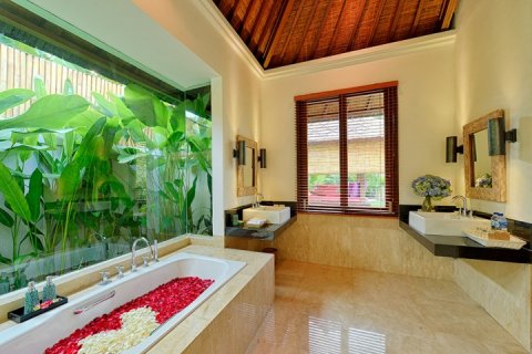 3 bedrooms Villa in Seminyak, Badung, Indonesia No. 1475 25