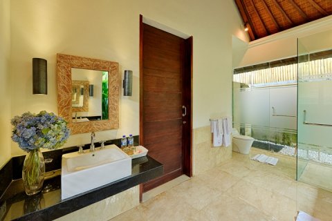 3 bedrooms Villa in Seminyak, Badung, Indonesia No. 1475 24