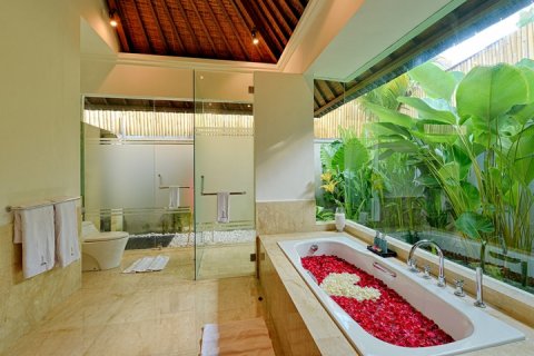 3 bedrooms Villa in Seminyak, Badung, Indonesia No. 1475 28