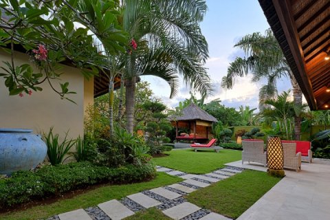 3 bedrooms Villa in Seminyak, Badung, Indonesia No. 1475 11