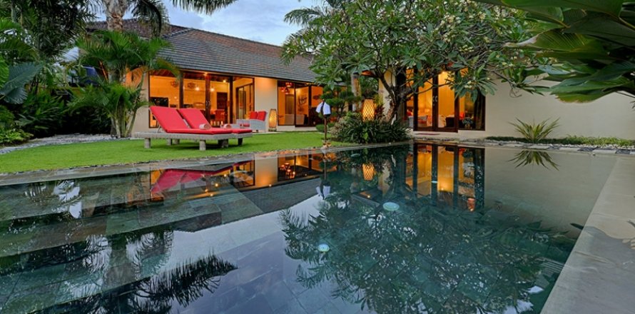 3 bedrooms Villa in Seminyak, Badung, Indonesia No. 1475