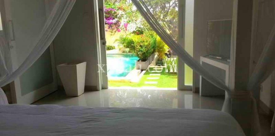 2 bedrooms Villa in South Kuta, Badung, Indonesia No. 7927